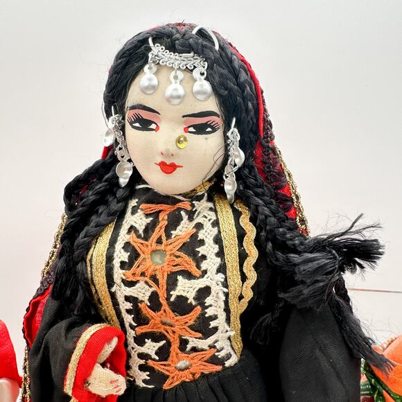 Lot 3 Intl Folk Dolls Czech Kroj Middle Eastern Swazi Carousel Vintage - Picture 4 of 13